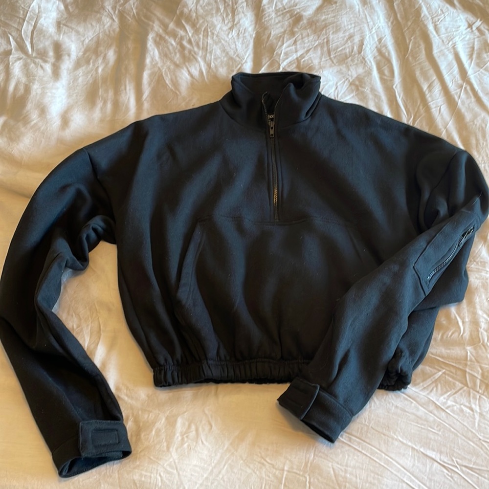 Black cropped half zip